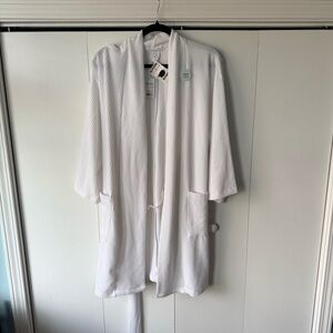 Bliss White Textured Robe NWT